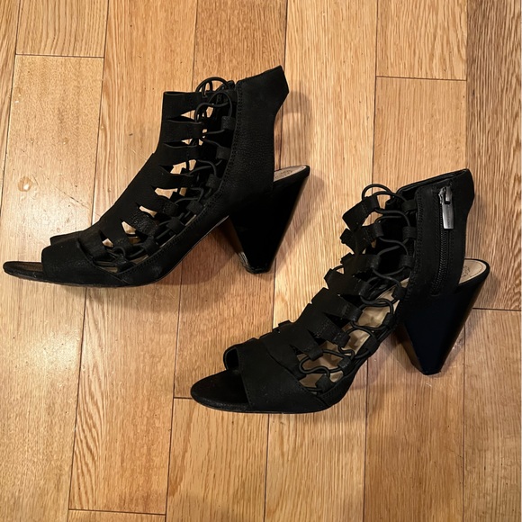 Black Vince Camuto Heeled Sandals - Picture 4 of 7